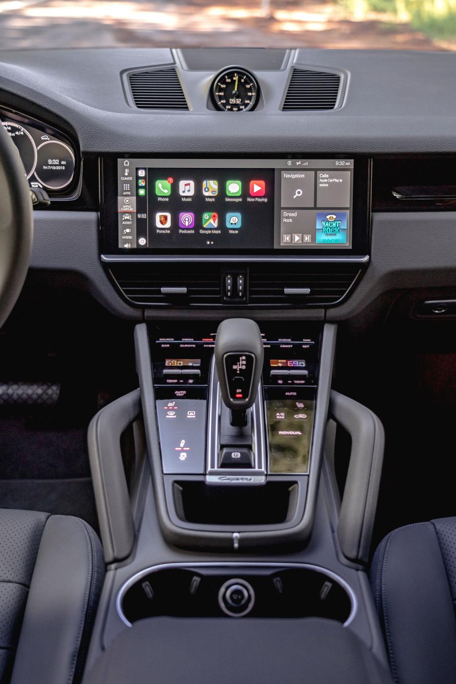 Детали интерьера Porsche Cayenne E-Hybrid (PO536) 2018 года  (NA) (фото 16 из 38)